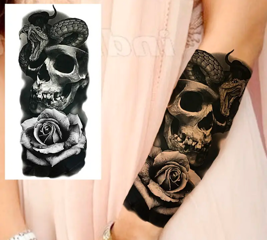 Tête de mort avec serpent